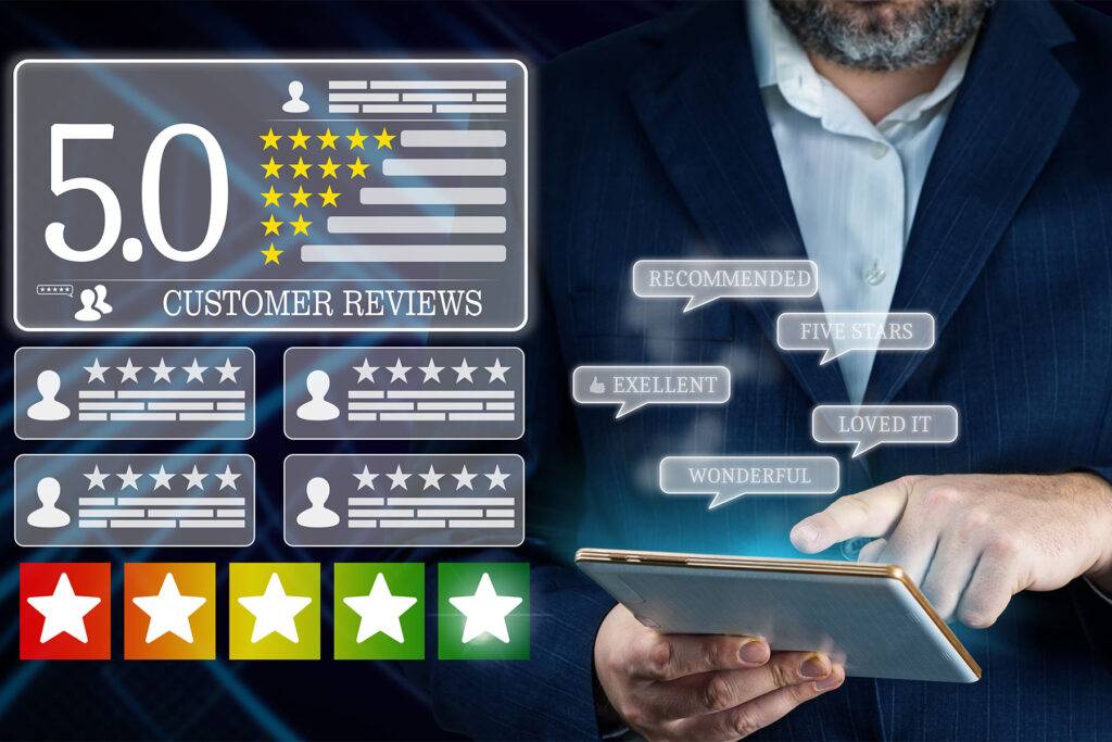 Sistema di gestione reputazione online che mostra recensioni a 5 stelle.
